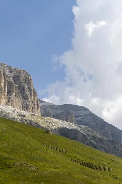 Liggande rocky mountain — Stockfoto