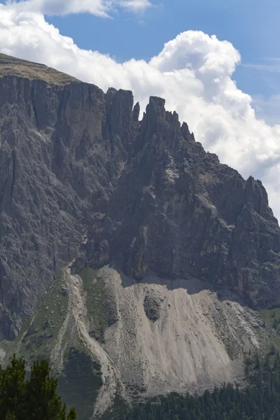 Landschaft felsiger Berg — Stockfoto
