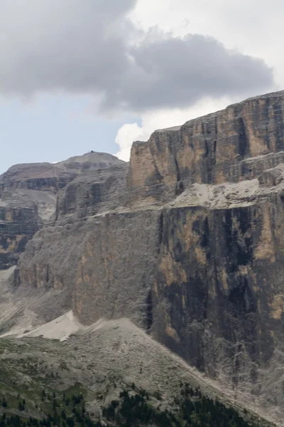 Maisema kivinen vuori — kuvapankkivalokuva