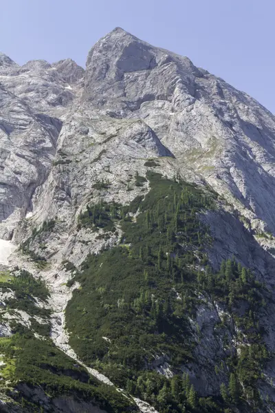 Landschap rotsachtige berg — Stockfoto