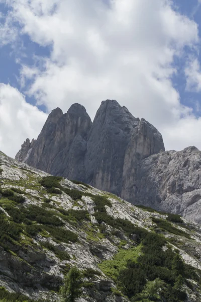 Liggande rocky mountain — Stockfoto