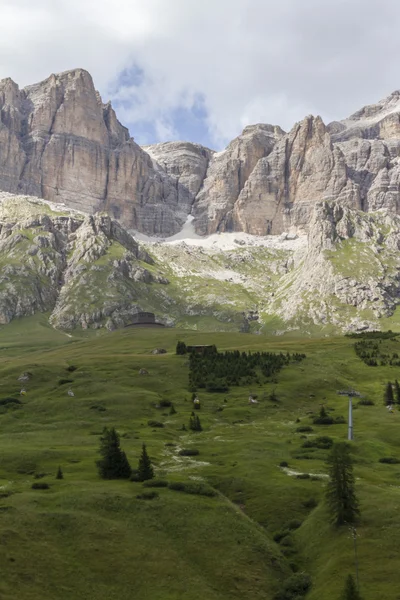 Landschaft felsiger Berg — Stockfoto