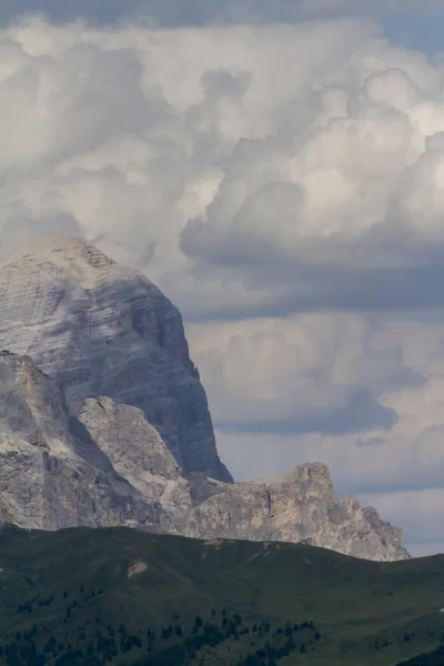 Paesaggio montagna rocciosa — Foto Stock