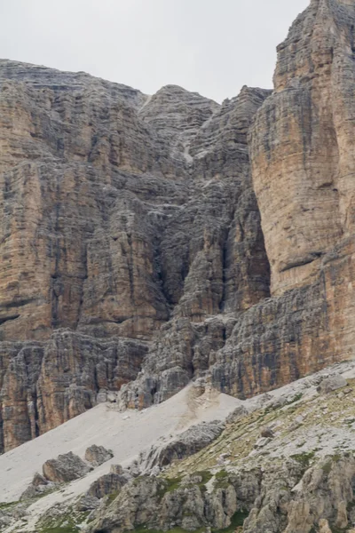 Liggande rocky mountain — Stockfoto