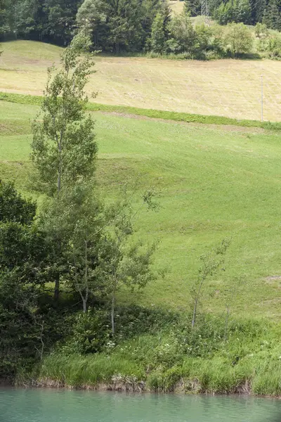 Landskap av blue lake i berget — Stockfoto