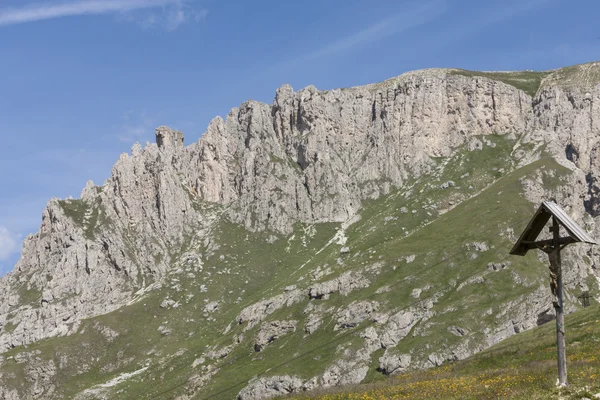 Liggande rocky mountain — Stockfoto