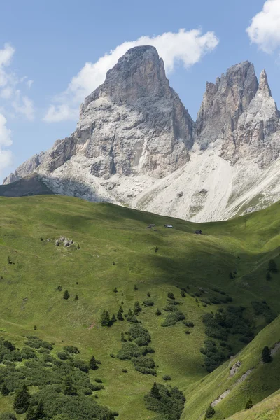 Landschap rotsachtige berg — Stockfoto