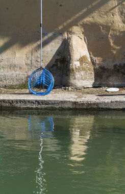 Balık ağı üzerinde nehir manzara