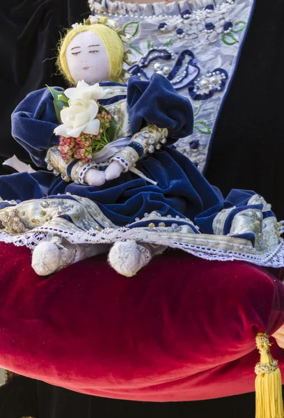 Старая ткань куклы — стоковое фото