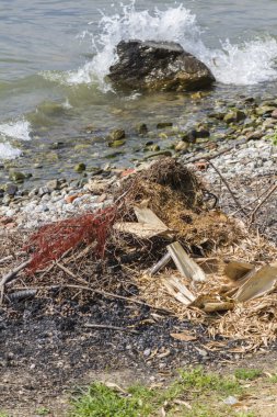 Yangından sonra göl kirliliği