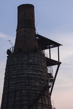 gün batımında eski fırın