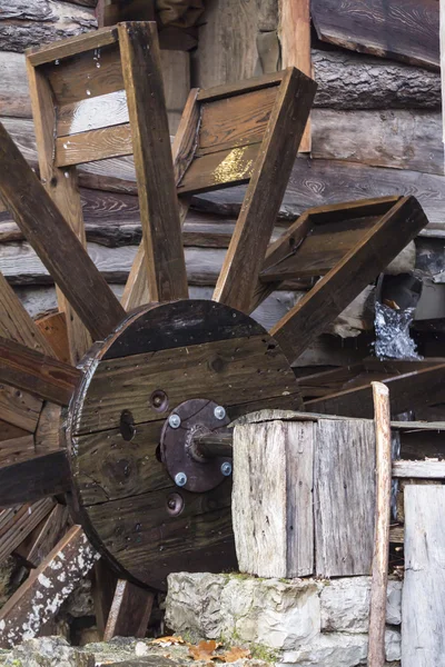 ファーム内の古い水車小屋 — ストック写真