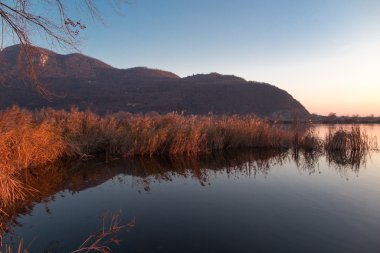doğal peyzaj göl günbatımı