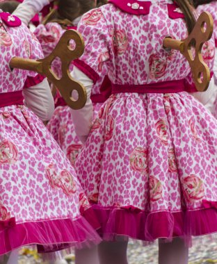 Karnavalda maskeleri