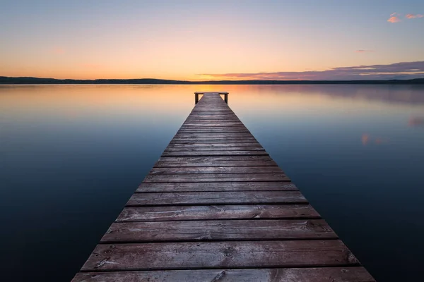 Gammal Träpir Vid Solnedgången Lång Exponering Linjärt Perspektiv — Stockfoto