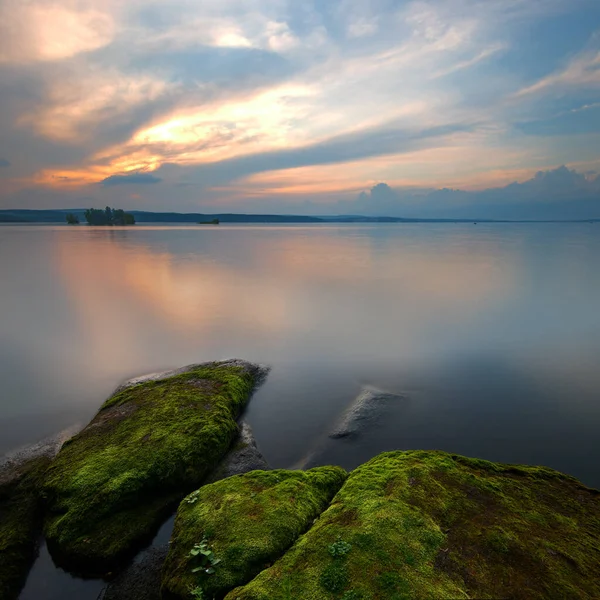 Paesaggio Catturato Tramonto Con Primo Piano Strutturato Lunga Esposizione — Foto Stock