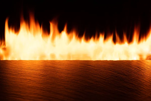 Mesa Pizarra Vacía Con Fuego Naranja —  Fotos de Stock