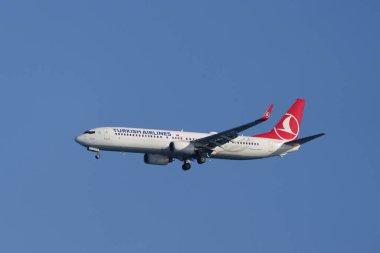 Antalya Türkiye, 01 01 01 2026: Türk Hava Yolları 'nın Selcuk markalı Sultanahmet adlı uçağı Antalya Havalimanı' na inerken görüldü.