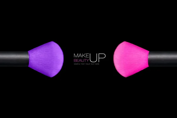 Make-up-Konzept. bunte Make-up Pinsel über schwarzem Hintergrund — Stockfoto