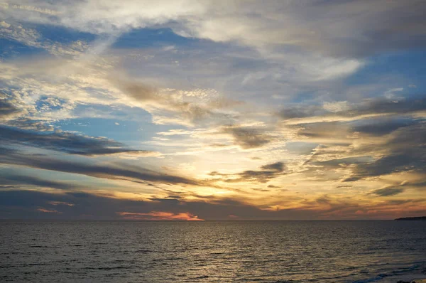 Zonsondergang Zeegezicht Met Kleurrijke Bewolkte Lucht Prachtige Zonsondergang Boven Atlantische — Stockfoto