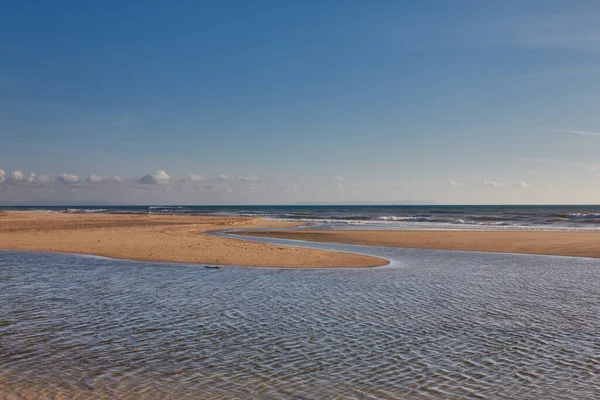 Vista Deslumbrante Típica Lagoa Costeira Praia Valdevaqueros Sob Céu Azul — Fotografia de Stock