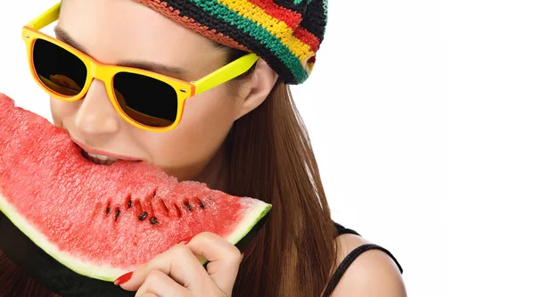 Watermeloen Vrouw Aantrekkelijke Jonge Vrouw Gebreide Kleurrijke Hoed Trendy Gele — Stockfoto