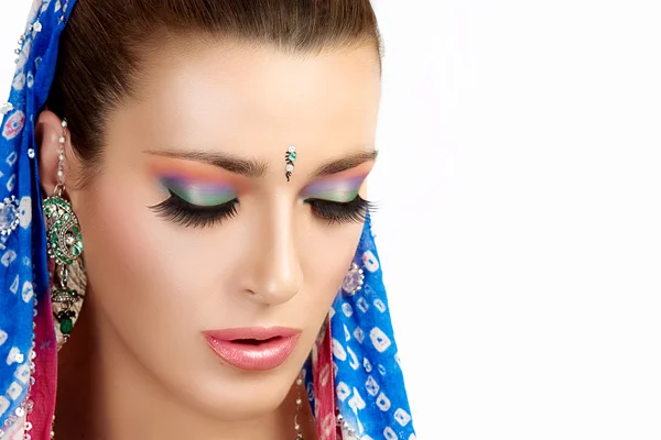 Etnické krása móda. Hinduistické žena. Barevný make-up — Stock fotografie
