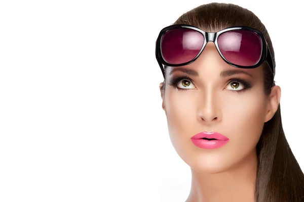 Beautiful Model in Red Violet Shades Looking up. Bright Makeup a — Stock Photo, Image