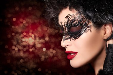 Moda Model kız yüz olarak yaratıcı sanatsal Masquerade makyaj