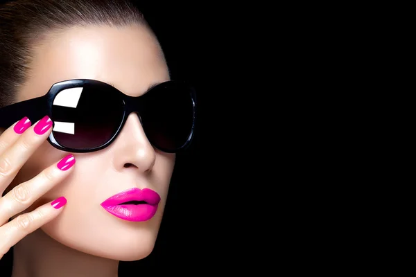 Fashion Model Woman in Black Oversized Sunglasses. Colorful Make — Stock Photo, Image