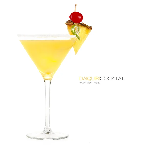 Gefrorene Ananas Daiquiri Cocktail isoliert auf weiß — Stockfoto