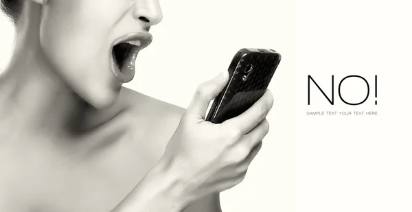 Furious Young Woman Yelling NO into her Mobile Phone — Stock Photo, Image