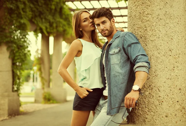 Fashion couple — Stock Photo, Image