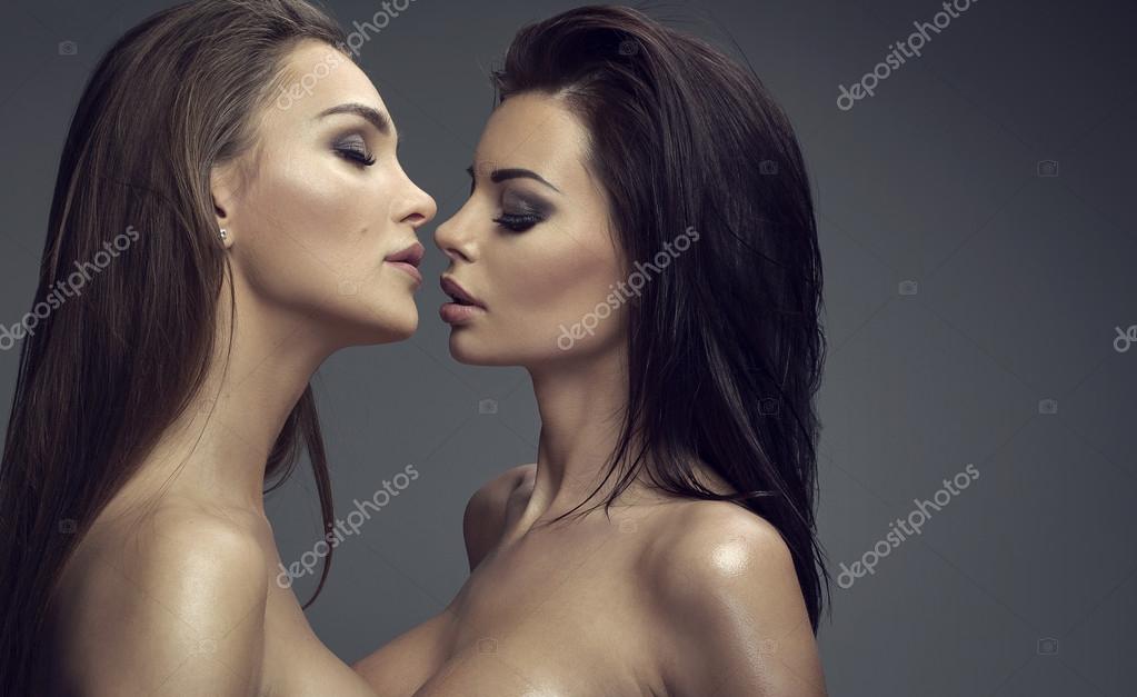 frauen die sich küssen