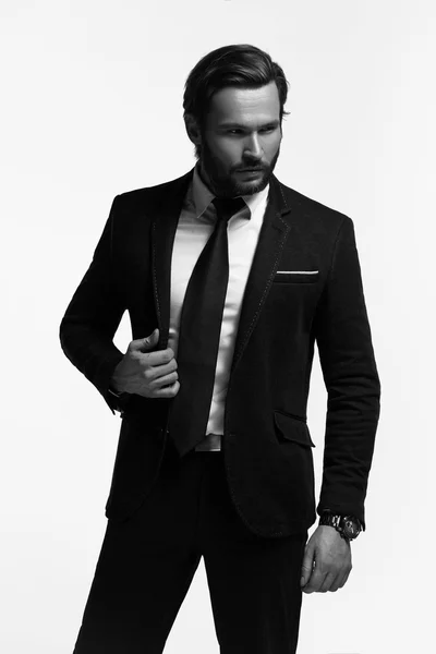 Hombre de negocios guapo en traje —  Fotos de Stock