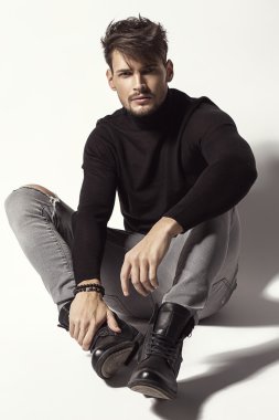 moda yakışıklı adam 