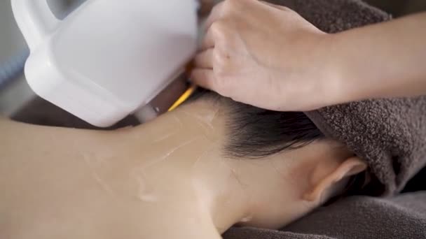 Japanse Vrouwen Doen Neckline Ontharing Een Schoonheidssalon — Stockvideo