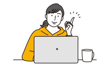 Gülümseyen bilgisayar kullanan bir kadın.