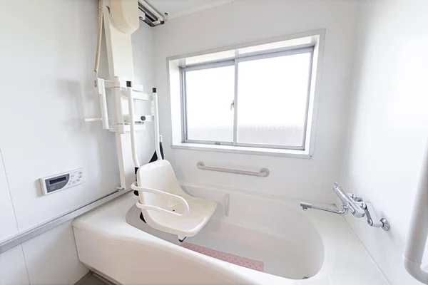 Uzun vadeli bakım tesisleri için banyo ekipmanları