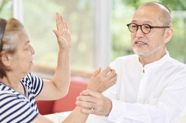 Kavgalarda şiddet kullanan yaşlılar