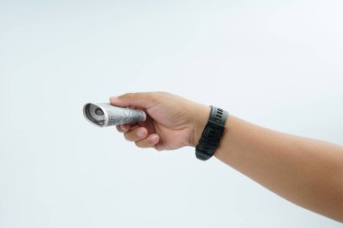 Beyaz arka planda ABD Doları banknot temsil ödeme, nakit işlem, mali değişim, gelir, maaş ve para konsepti kopya alan.