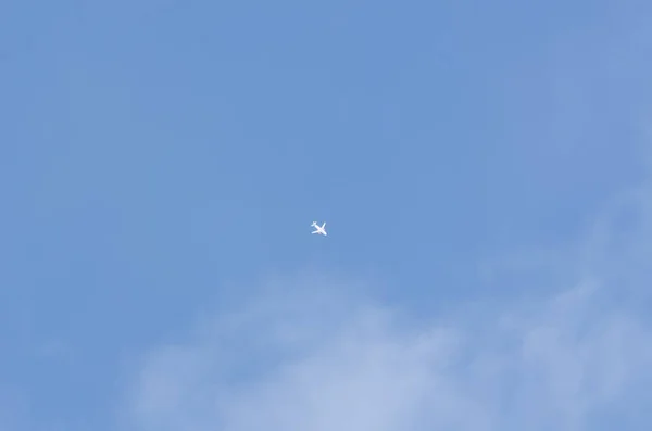 Avião Voando Alto Céu — Fotografia de Stock