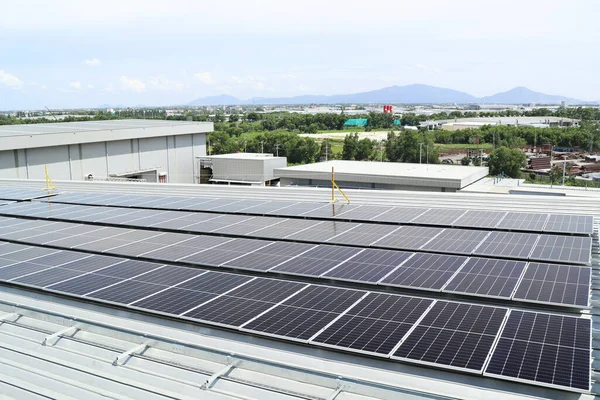 Solar Fondo Montaña Del Techo Del Almacén —  Fotos de Stock