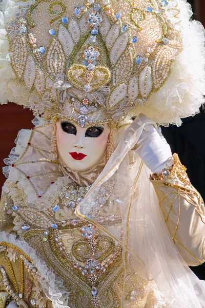 Máscara de carnaval em Veneza - Traje veneziano — Fotografia de Stock