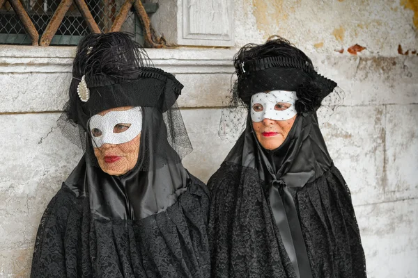 Máscara de carnaval em Veneza - Traje veneziano — Fotografia de Stock