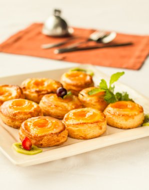 Hassas meyve hamur işleri 