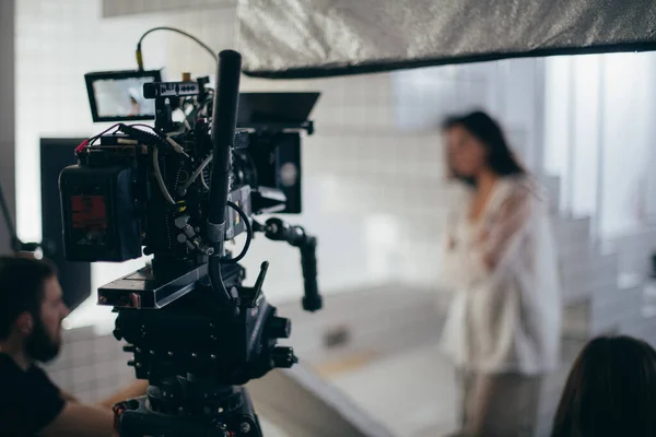 Pellicola Professionale Videocamera Sul Set Turno Tiro Equipaggiamento Gruppo Tecnica — Foto Stock