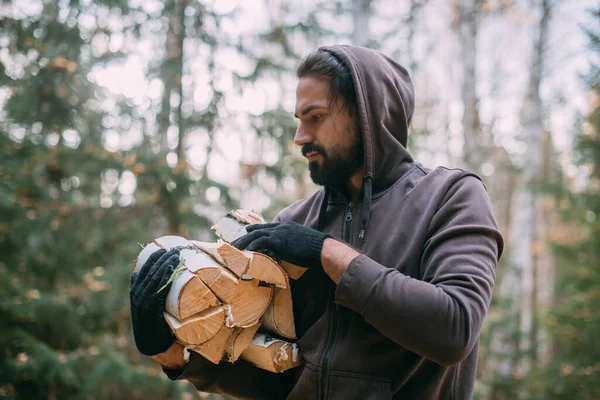 Ein Holzfäller Hält Brennholz Den Händen Junger Mann Mit Einer — Stockfoto