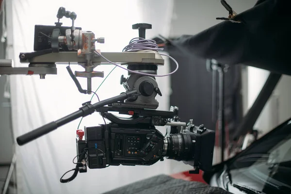 Professzionális Mozi Videokamera Forgatáson Lövöldözés Világítás Lőszerek Csapat Modern Filmkészítés — Stock Fotó