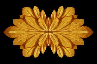 Süs malzemeleri, klasik altın çiçekli tasarımlar.